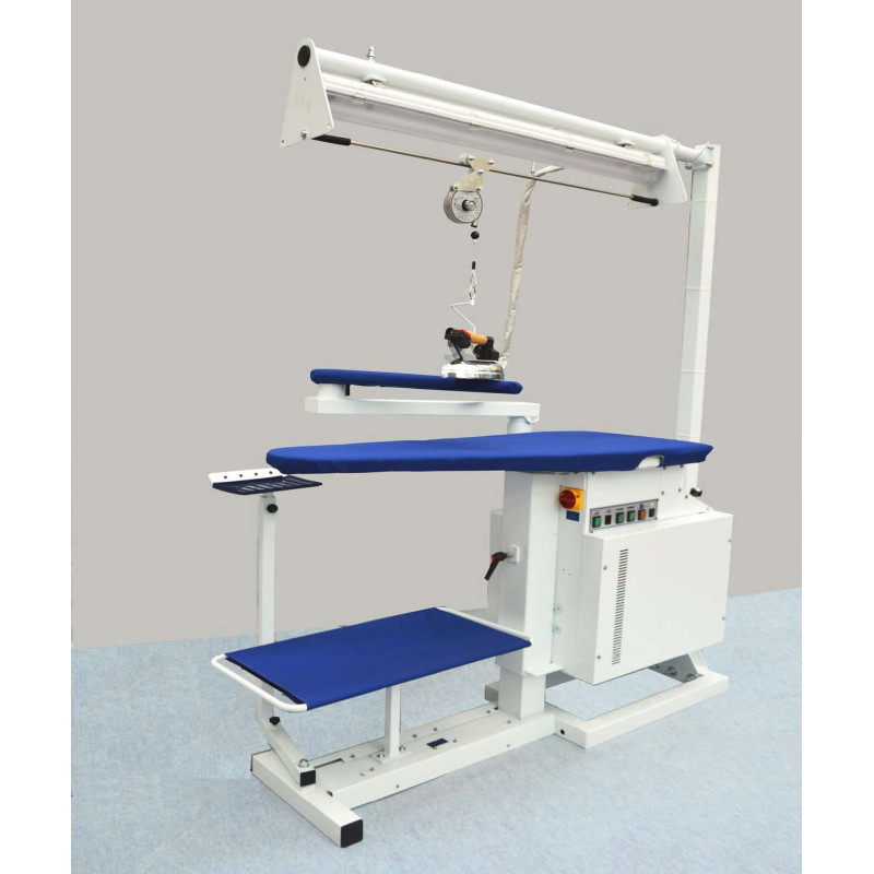 Table à repasser professionnelle, capacité 5L Cocchi | AMS